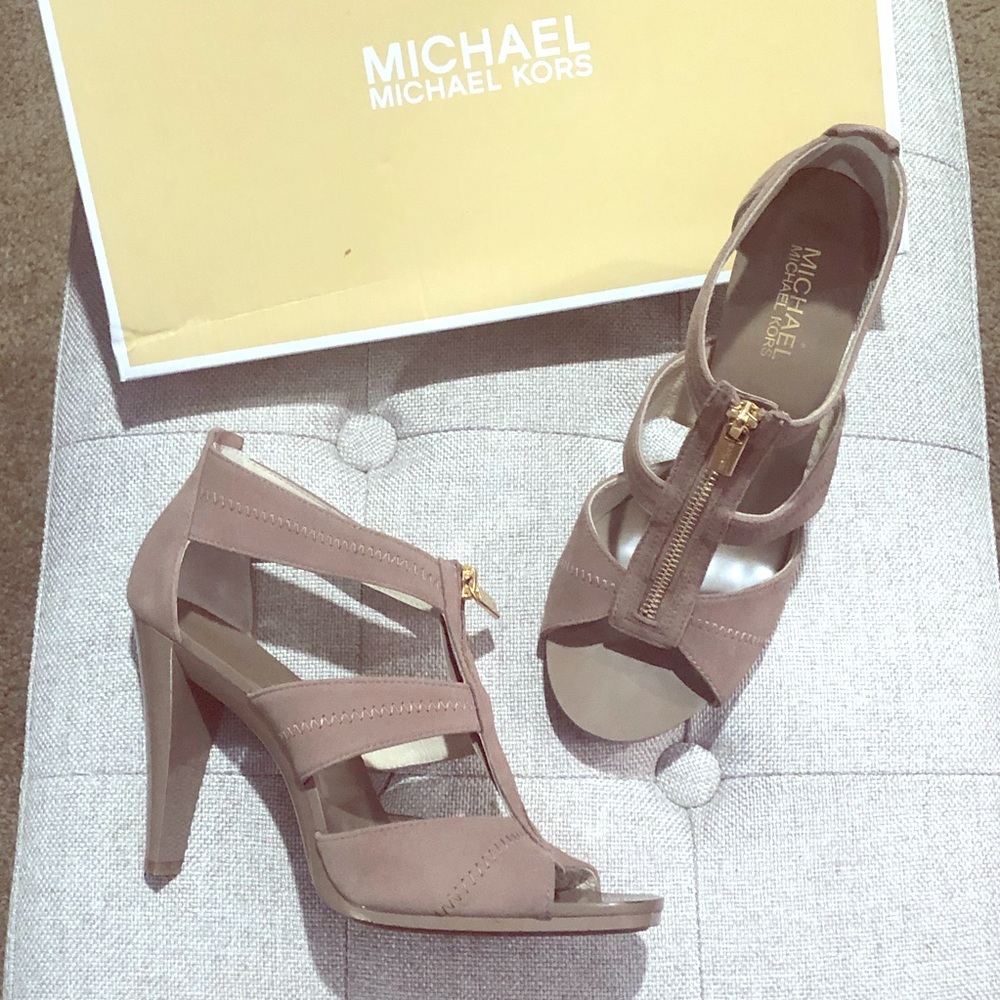 MK Zip up heels